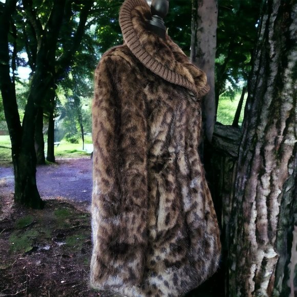 CHOKOLAT Faux Fur Jacket w High Collar Size SMALL - Picture 6 of 12